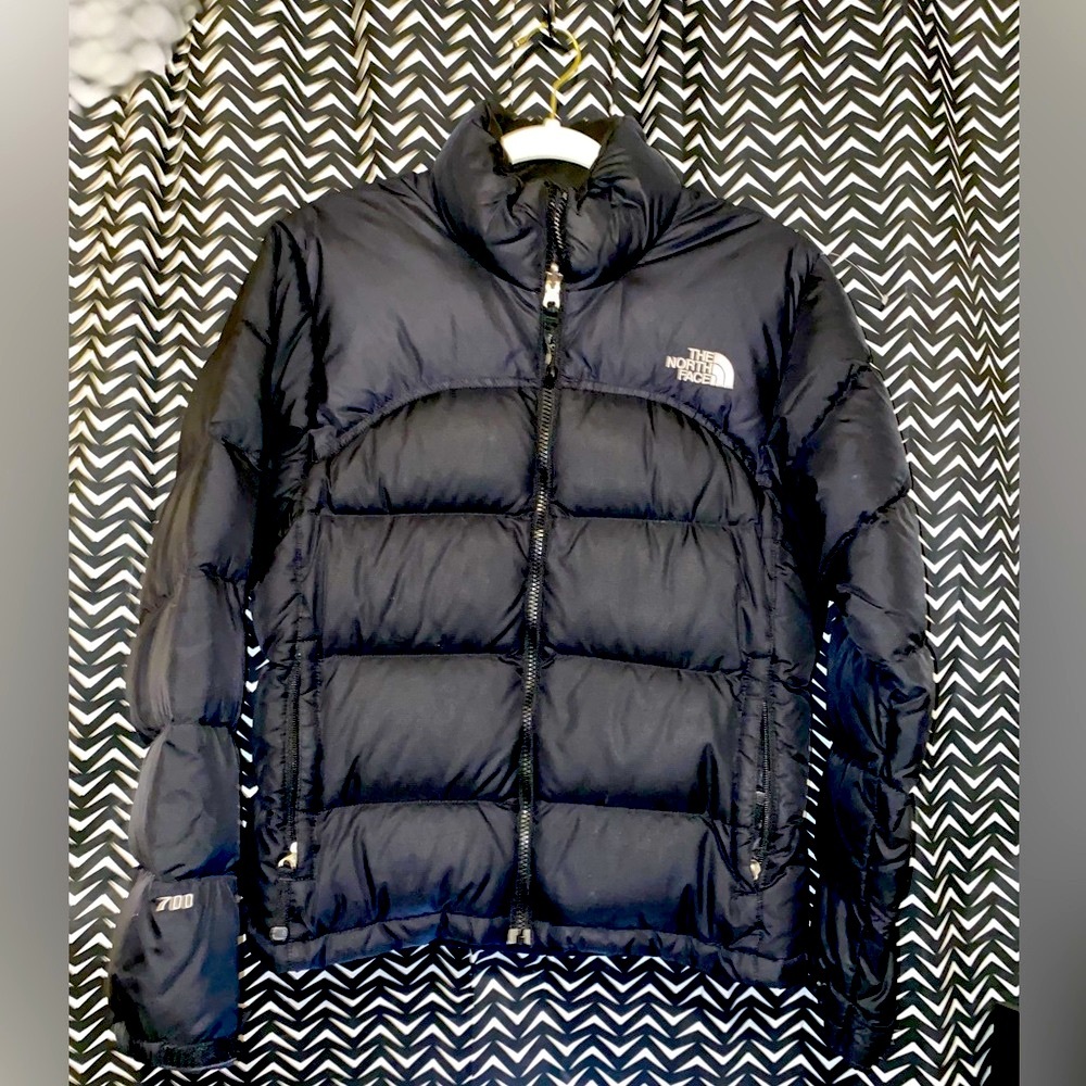 The North Face Classic Black Puffer Jacket - Picture 2 of 8